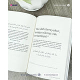 Sedikit, Tapi Cukup: Menyemai Rasa Bahagia Dengan Apa Yang Ada by Fakhri Fadzli